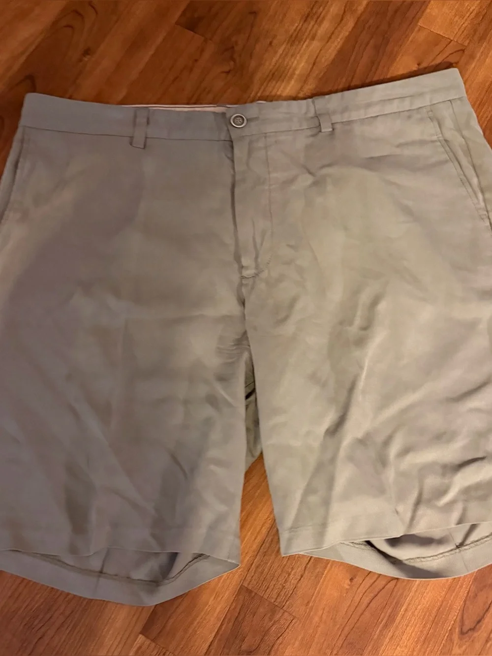 Tommy Bahama khaki flat front shorts 100% silk size 42